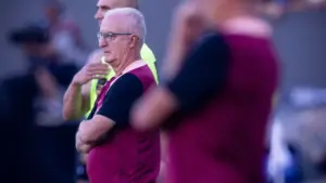 Dorival avalia empate, rebate críticas e diminui pressão no Corinthians