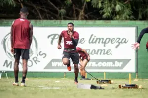 Dudu desfalca Vitória em 2026 após lesão grave na coluna