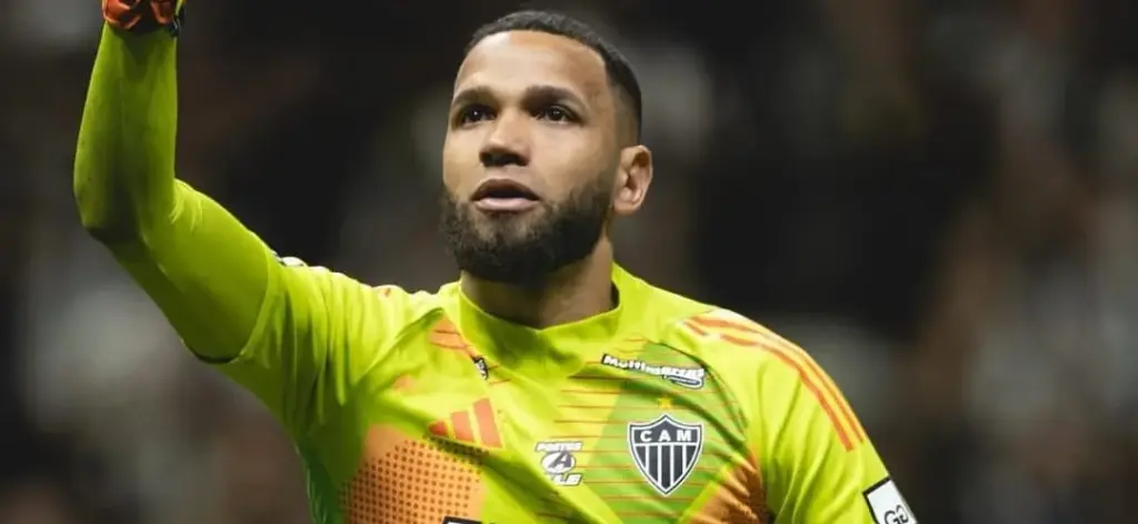 Everson cita 'vontade de vencer' após iniciar briga no clássico