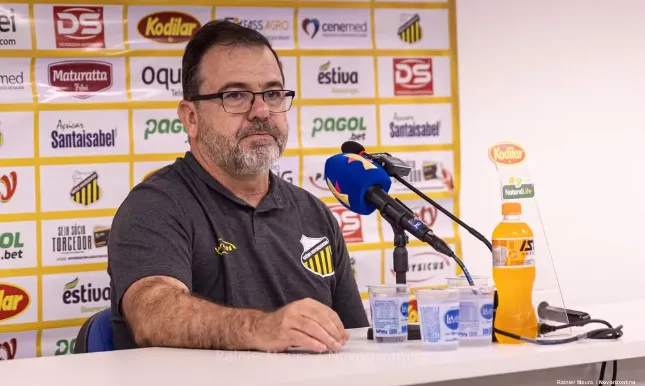 Enderson Moreira projeta serie b apos queda na copa do brasil