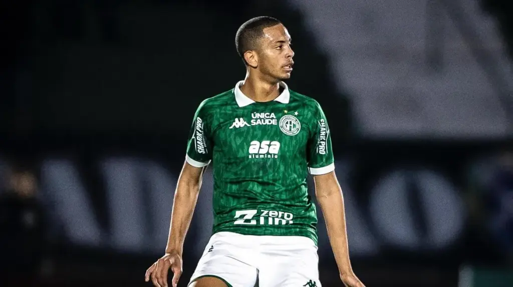 Guarani renova com zagueiro da base até 2028