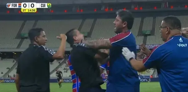 Thiago Carpini justifica expulsão em empate do Fortaleza: 'Me defendi' (Foto: Reprodução)