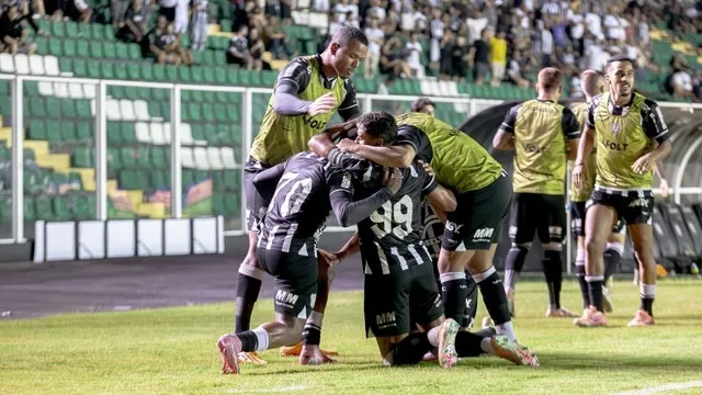 Figueirense 1 x 0 Azuriz-PR - Vitória garante classificação na Copa do Brasil (Foto: Patrick Floriani/FFC)