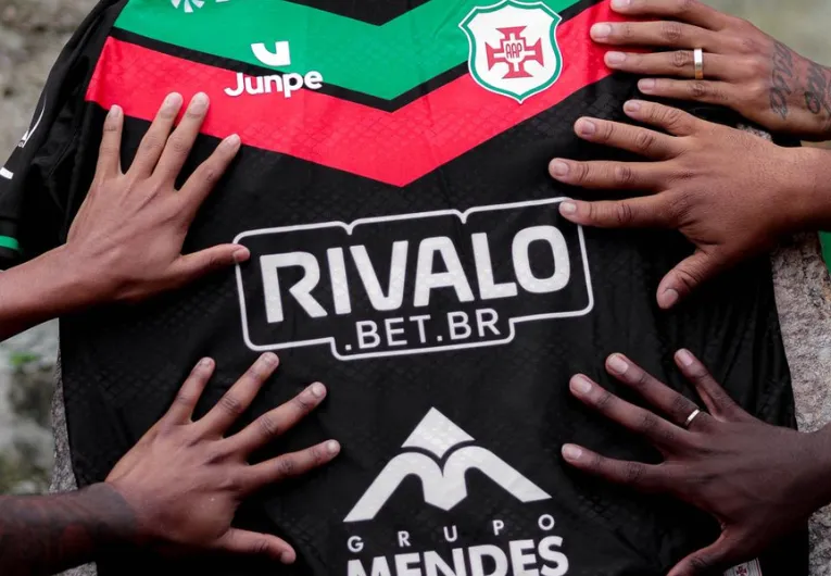 Terceiro uniforme da Portuguesa Santista - Foto: João Jardim/Agência Briosa