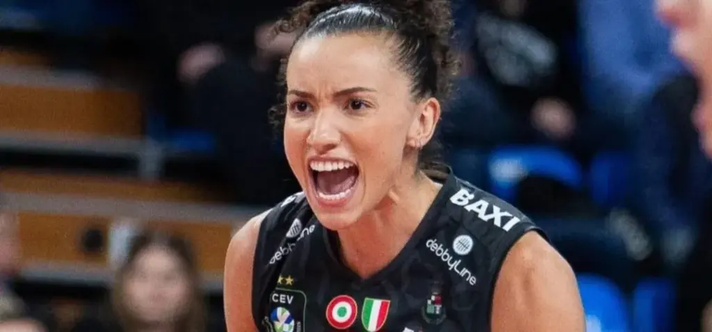 Clube de Gabi descarta lesão após choque em quadra e ida ao hospital