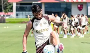 Flamengo aposta em rodízio e testa opções no elenco
