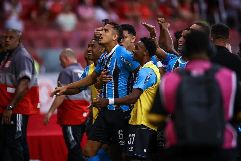Internacional 1 x 1 Grêmio - Tricolor segura Colorado e conquista o 44° título estadual 3 Gremio segura Internacional e conquista o Campeonato Gaucho 2