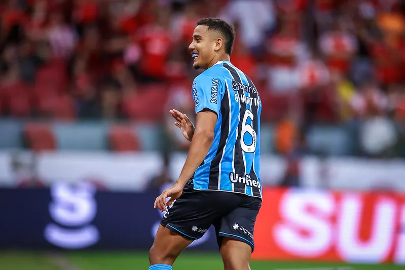 Internacional 1 x 1 Grêmio - Tricolor segura Colorado e conquista o 44° título estadual 2 Gremio segura Internacional e conquista o Campeonato Gaucho 3
