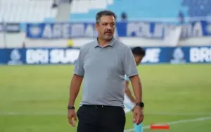 Guarani negocia com Marquinhos Santos para a Série C