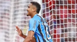 Grêmio enfrenta problema na defesa com novo desfalque