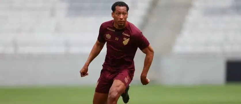 Habraão durante treino do Athletico-PR (Foto: José Tramontin-CAP)