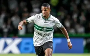 Ponte Preta acerta empréstimo de atacante do Coritiba