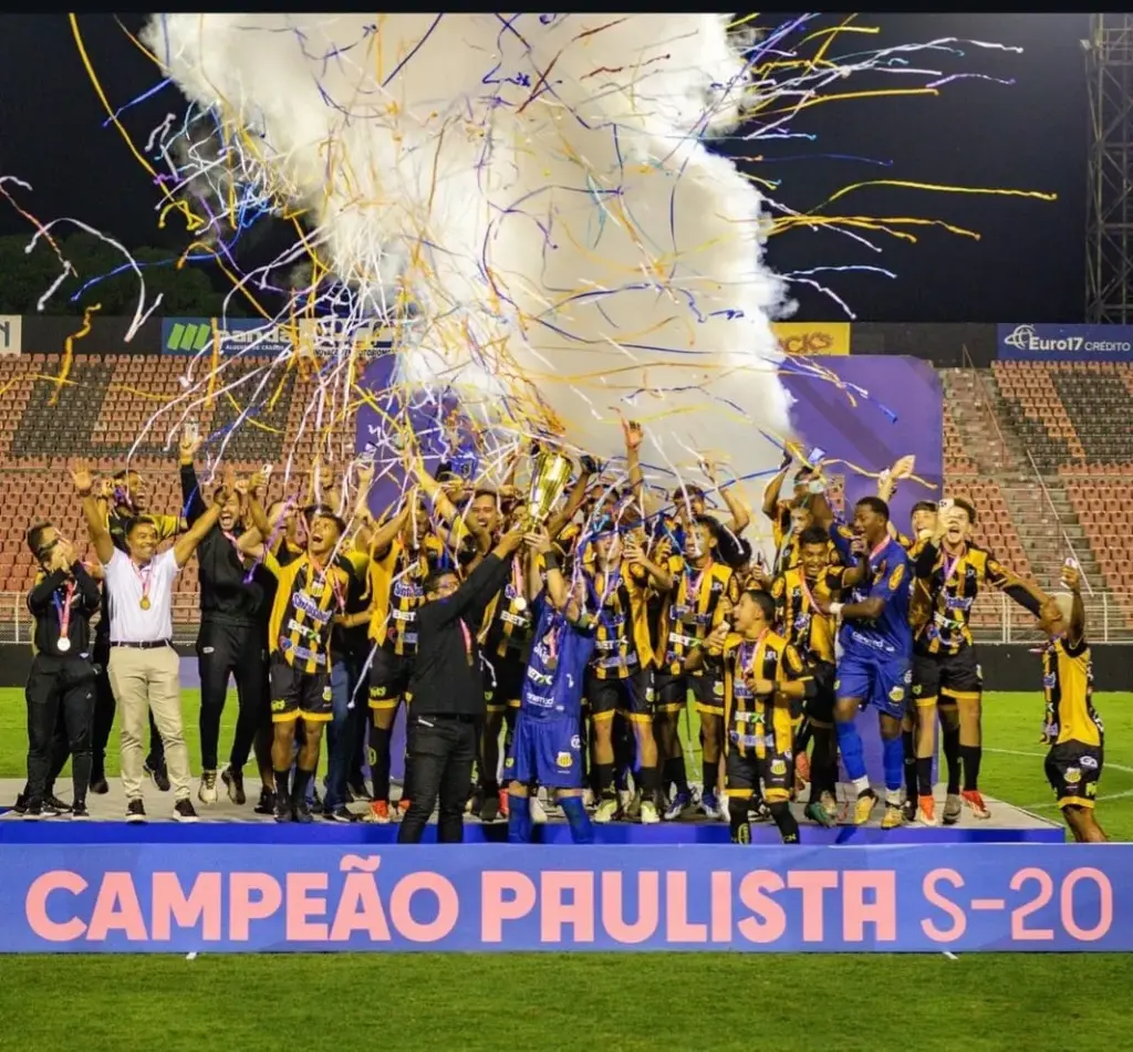 Após grande trabalho no Athletico, coordenador da base irá realizar estágio em gigante europeu 2 IMG 20260312 WA0038