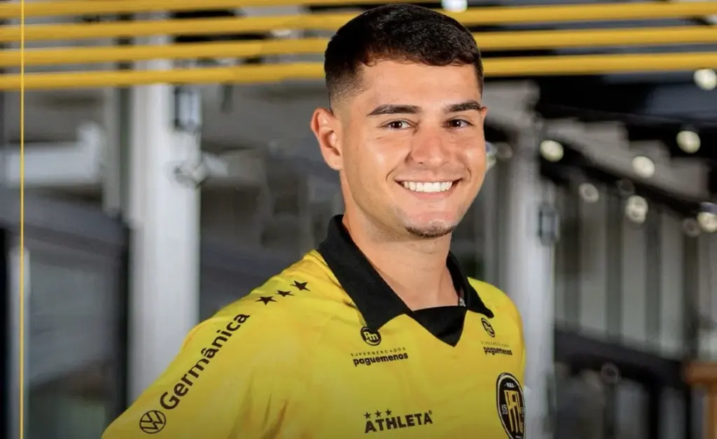 Cria do Guarani decide deixar o futebol de campo e acerta com clube de futsal