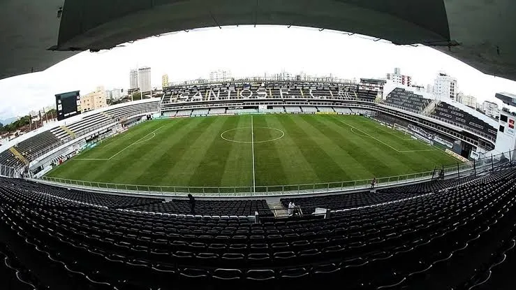 Elogiado, gramado da Vila Belmiro passa por revitalização durante pausa no calendário do Santos