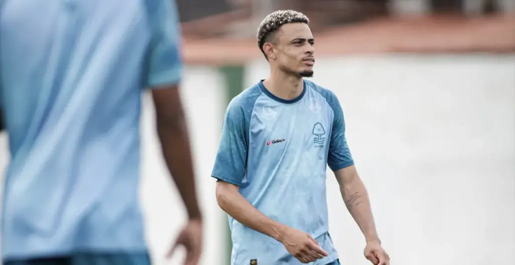 Floresta reforça ataque e mira estreia na Série C