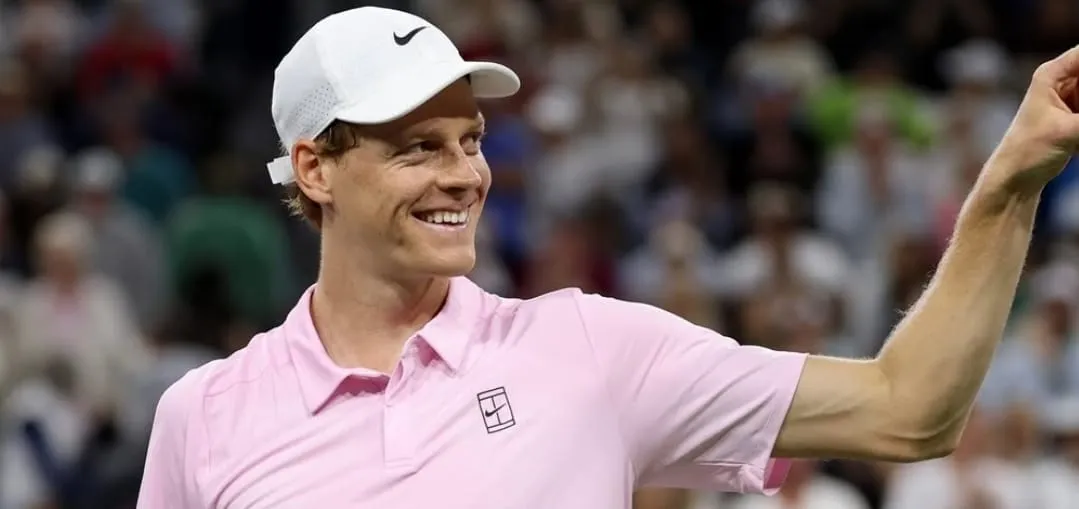 Jannik Sinner em ação (Foto: Reprodução-Instagram @janniksin)