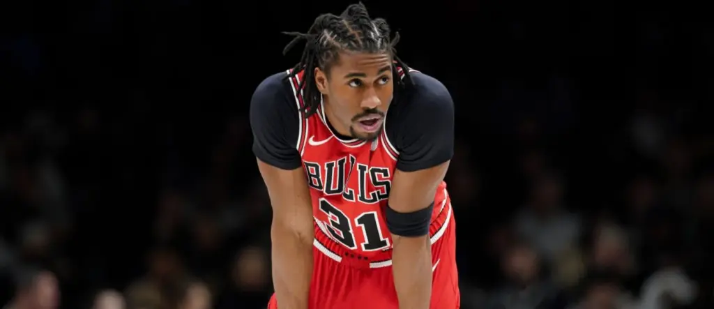 Atleta é dispensado do Chicago Bulls por comentários homofóbicos