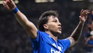 Kaio Jorge ainda sente dores e segue fora dos jogos do Cruzeiro