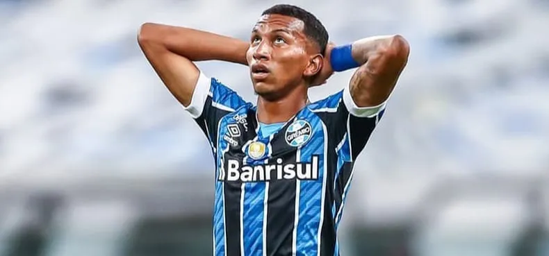 Léo Chú em ação pelo Grêmio (Foto: Lucas Uebel-Grêmio FBPA)
