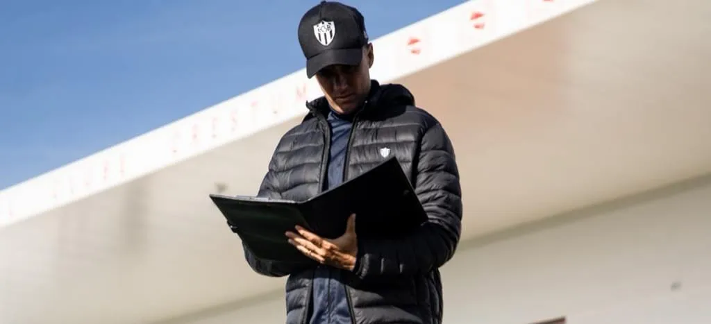 EC São Bernardo SAF efetiva Leonardo Gois como técnico do Sub-20 3 (Foto: Divulgação-EC São Bernardo SAF)