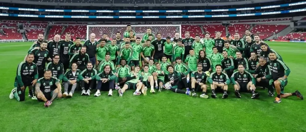 México inicia concentração para a Copa: 'Quem não chegar, está fora'