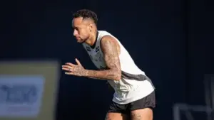 Neymar se reapresenta antes do grupo e se prepara para sequência