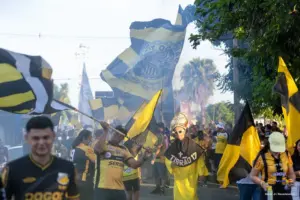 Novorizontino é abraçado pela cidade e faz festa na final do Paulistão