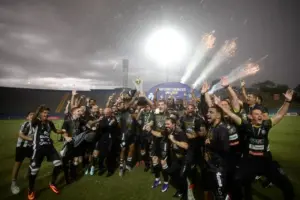 Operário-PR x Atlético-GO - Onde assistir, escalações e arbitragem