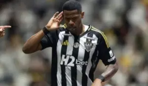 Botafogo: Junior Santos desembarca no Rio para exames médicos