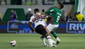 Abel fala em pênalti 'duvidoso' e reclama de 'porradas' em Vitor Roque