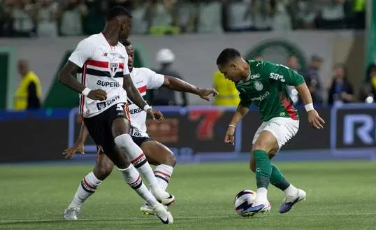 Abel fala em pênalti 'duvidoso' e reclama de 'porradas' em Vitor Roque 2 Paulistão - 2026 - semifinal