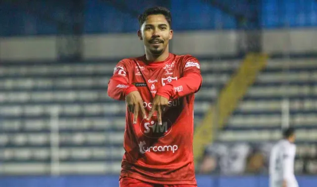 Ponte Preta contrata murilo cavalcante