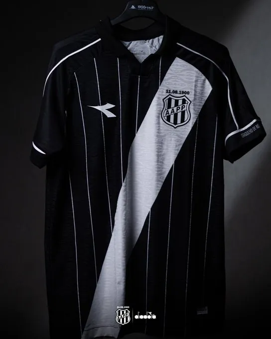 Ponte Preta divulga novos uniformes 1