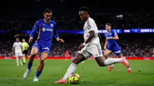 Real Madrid é multado por 'comportamento racista' de torcedor