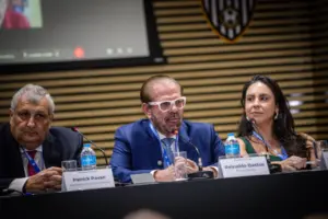 Reinaldo Carneiro Bastos mira evolução do futebol paulista após reeleição na FPF