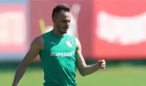 Vitória do Fluminense reforça escolha de Renê na lateral