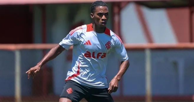 Internacional aguarda retorno de volante após sequência de lesões