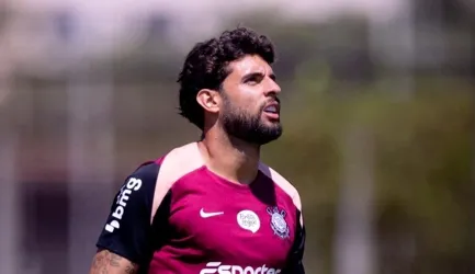 Corinthians busca reação com treinos focados no ataque