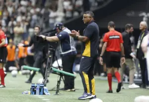 Roger Machado aponta erros do São Paulo e projeta clássico