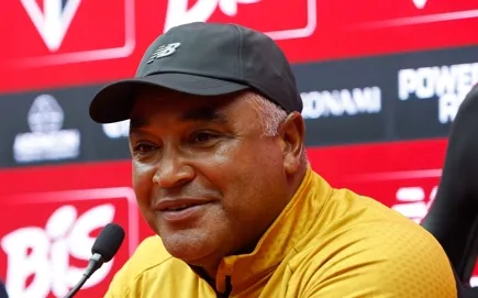 São Paulo pode assumir liderança do Brasileirão em estreia de treinador