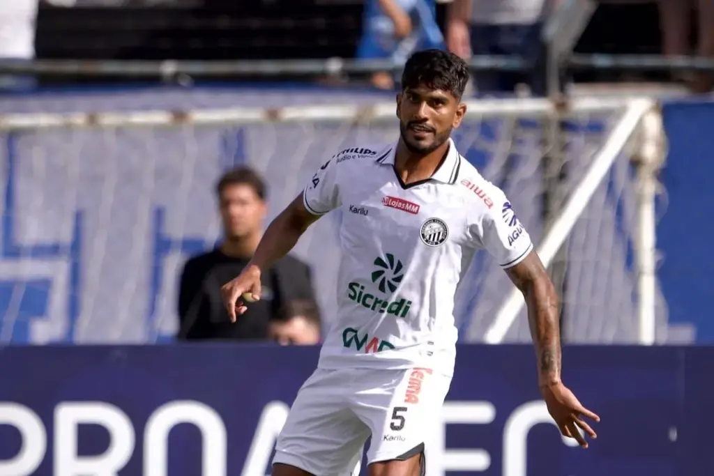 Betim x Operário-PR - Vale sequência na Copa do Brasil (Foto: Andre Oito/OFEC)