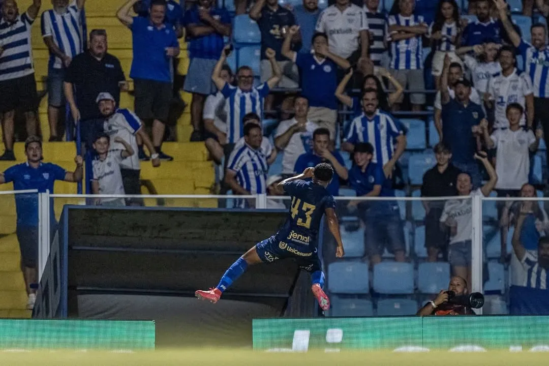 Classificação tranquila na Copa do Brasil (Foto: Fabiano Rateke/@avaifc)
