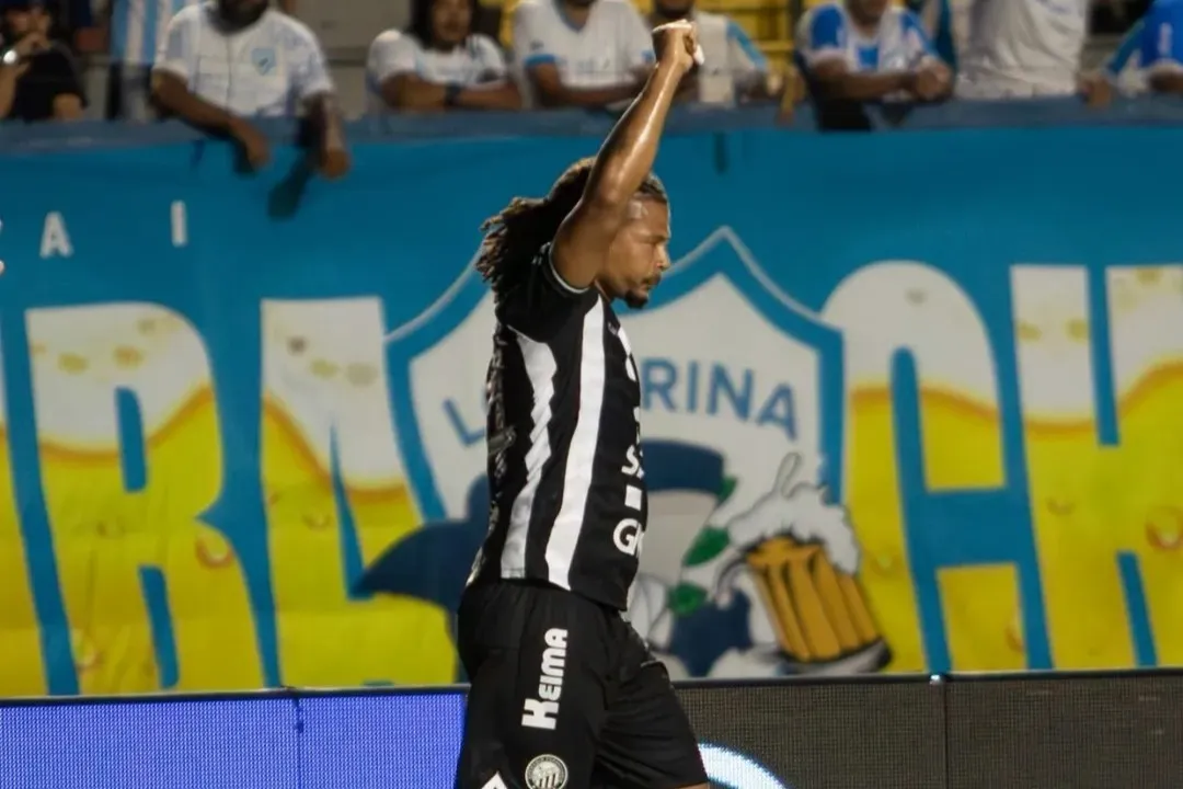 Londrina 0 x 1 Operário-PR - Fantasma bate rival após final emocionante (Foto: @victoria.sellares/OFEC)