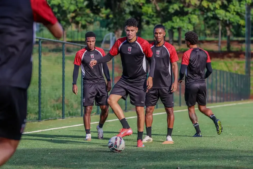 Botafogo-SP encara maratona de 11 horas para enfrentar o América-MG (Foto: Divulgação)