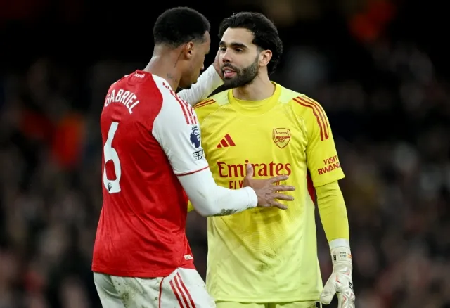 Arsenal segue com folga na ponta do Campeonato Inglês