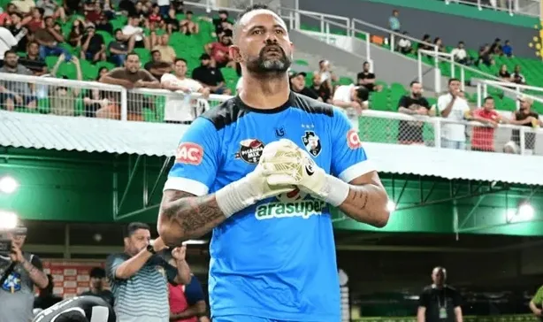 Goleiro Bruno tem prisão decretada no Rio de Janeiro
