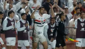 Calleri dedica vitória do São Paulo para Roger Machado e Hernán Crespo