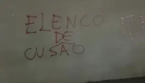 Torcida do São Paulo picha muro após derrota para o Palmeiras: 