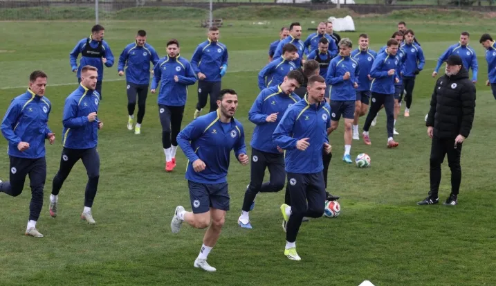 Bósnia encara a Itália por vaga na Copa de 2026